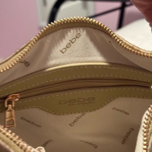 Bebe Beige Shoulder Bag with Gold Chain - Picture 3 of 4